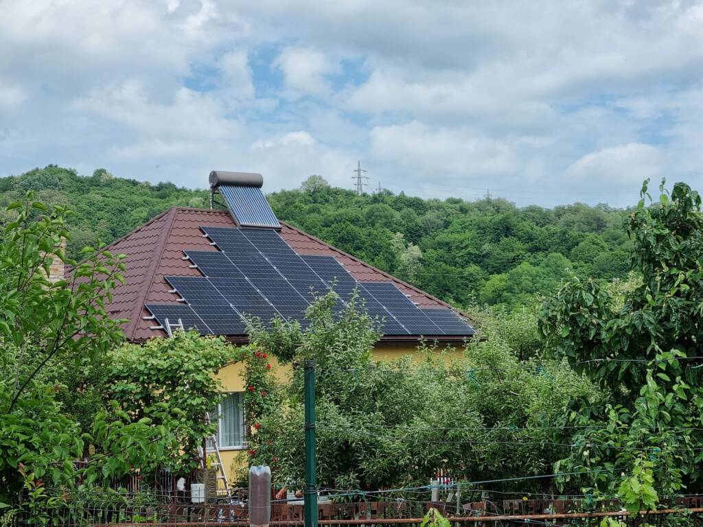 Panouri fotovoltaice diverse proiecte rezidentiale