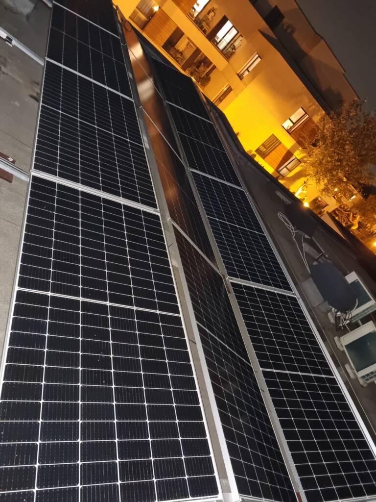 Panouri fotovoltaice diverse proiecte rezidentiale