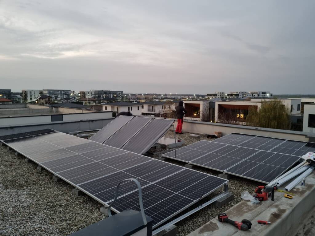 Panouri Fotovoltaice Amber Gardens