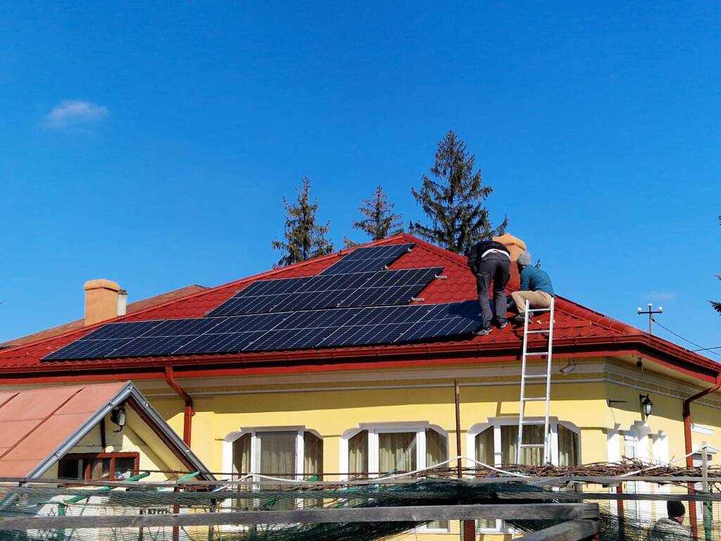 Panouri fotovoltaice diverse proiecte rezidentiale