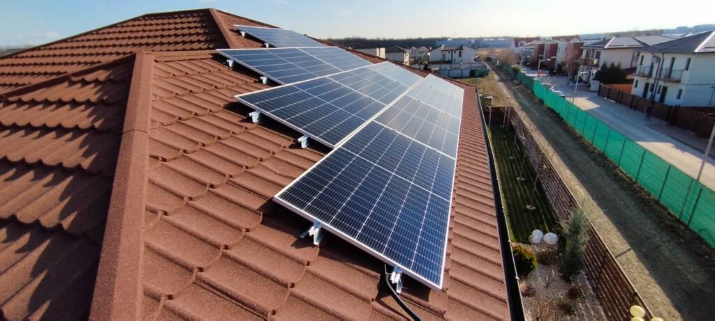 Panouri fotovoltaice diverse proiecte rezidentiale