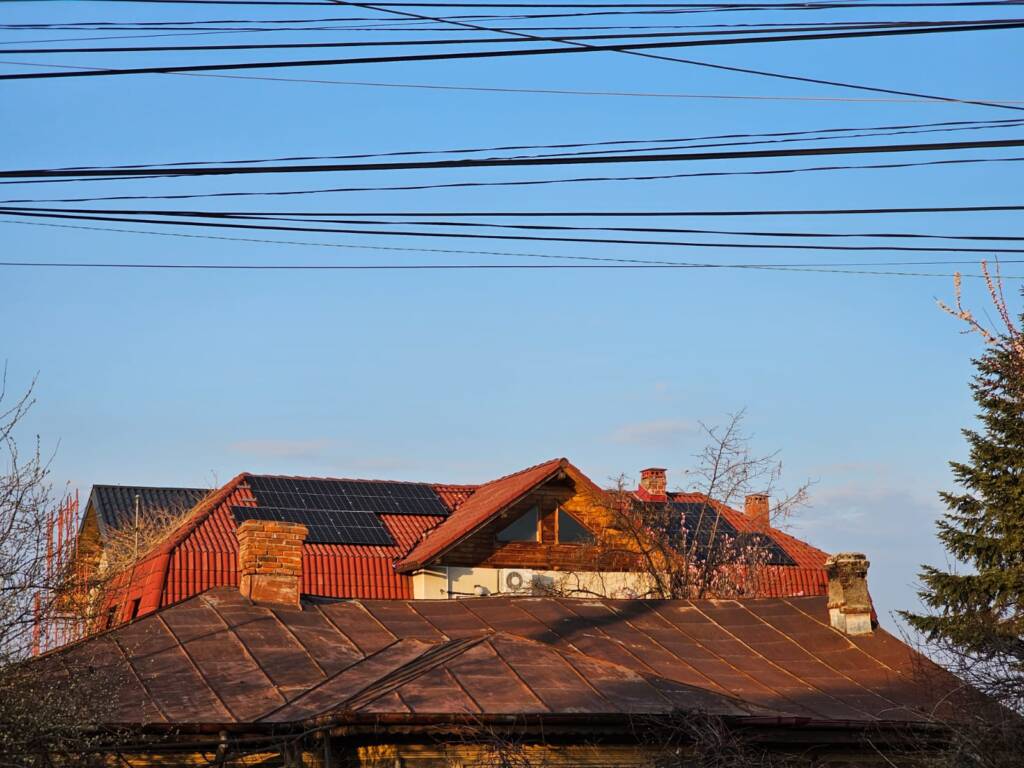Panouri fotovoltaice diverse proiecte rezidentiale