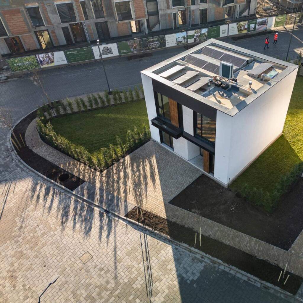 Panouri fotovoltaice parc rezidential amber forest