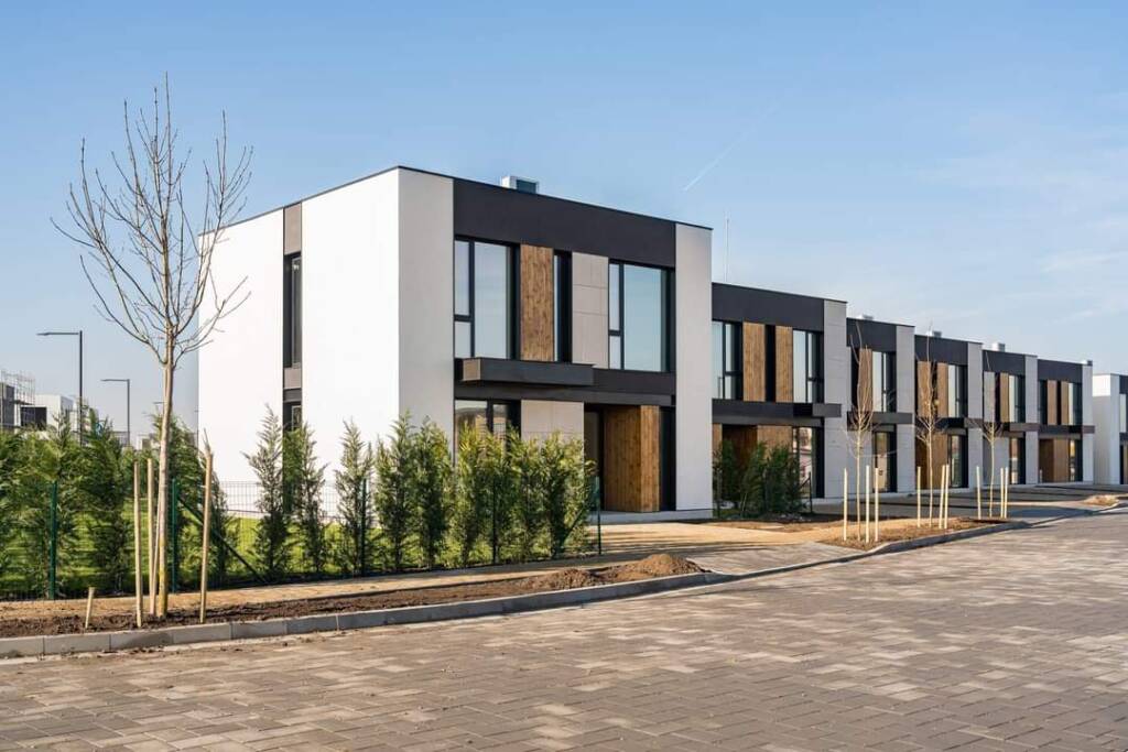 Panouri fotovoltaice parc rezidential amber forest