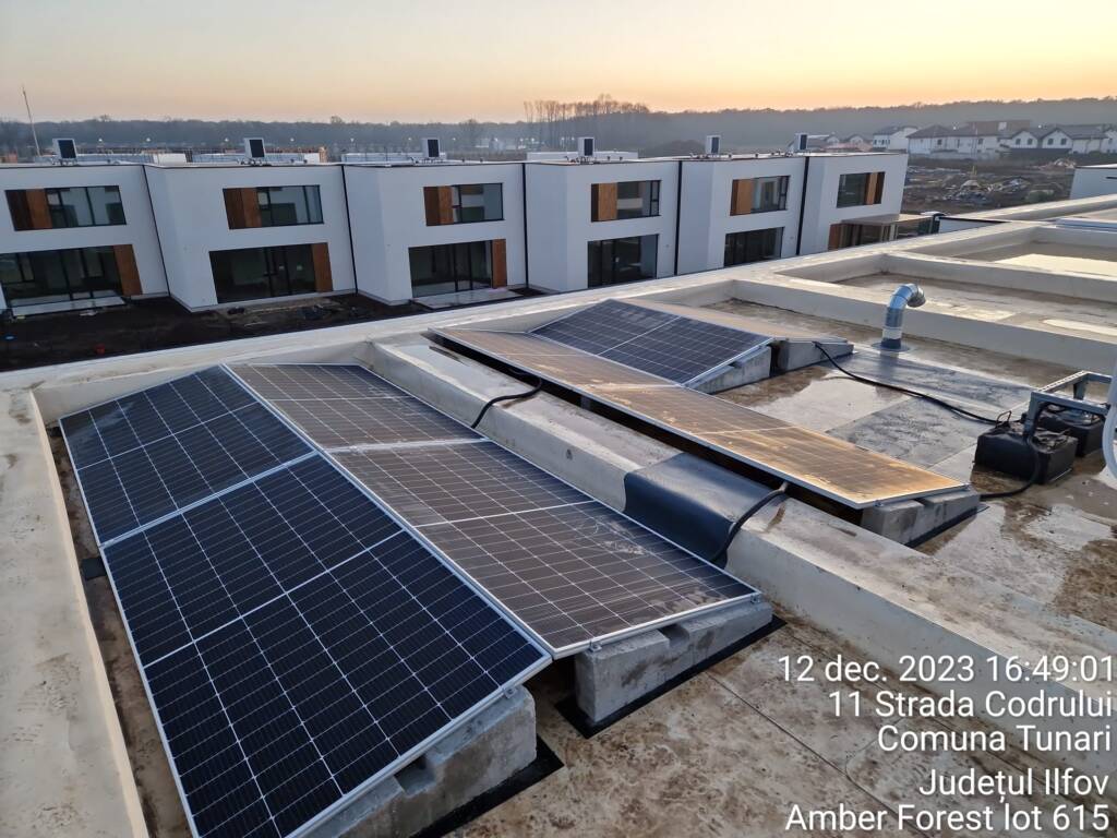 Panouri fotovoltaice parc rezidential amber forest