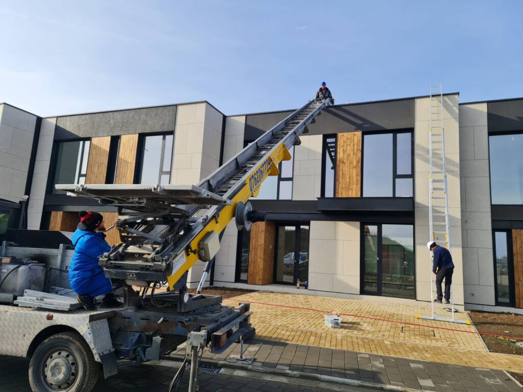 Panouri fotovoltaice parc rezidential amber forest